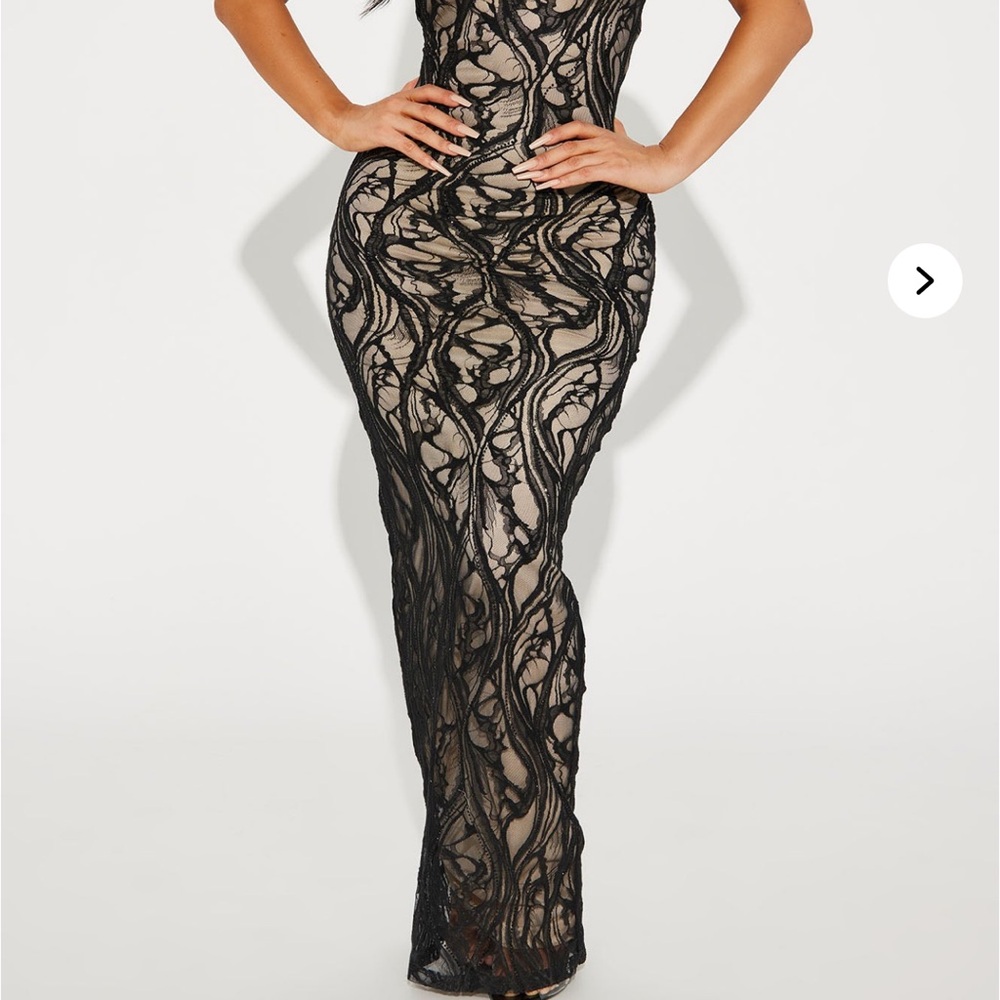 Elegant Black Lace Evening Gown
